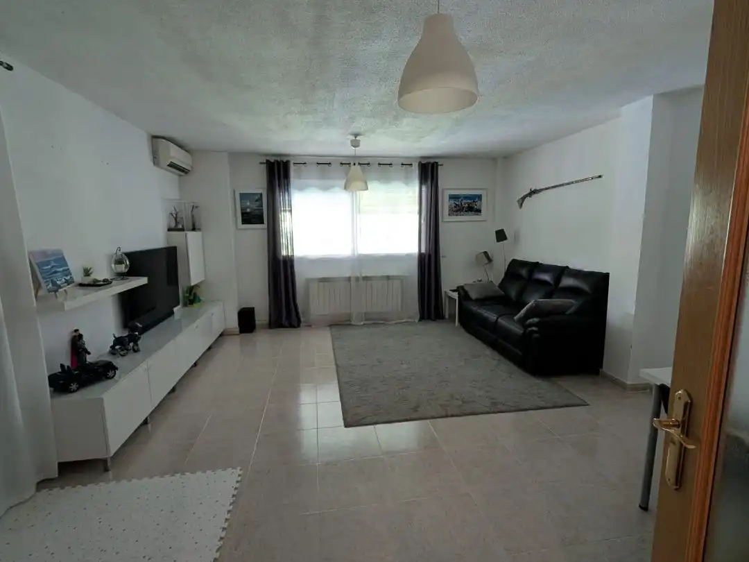 Sala d'estar de Casa o xalet de lloguer en Daganzo de Arriba amb Aire condicionat, Calefacció i Jardí privat