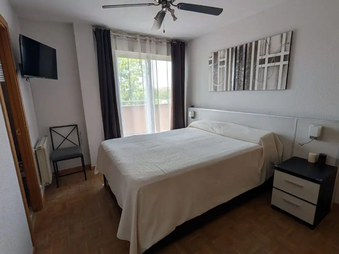 Dormitori de Casa o xalet de lloguer en Daganzo de Arriba amb Aire condicionat, Calefacció i Jardí privat