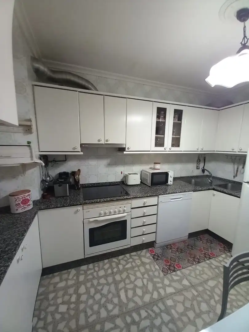 Casa adosada en venta en Rúa Pilar, 28, Cariño Cocina de Casa adosada en venta en Cariño con Balcón