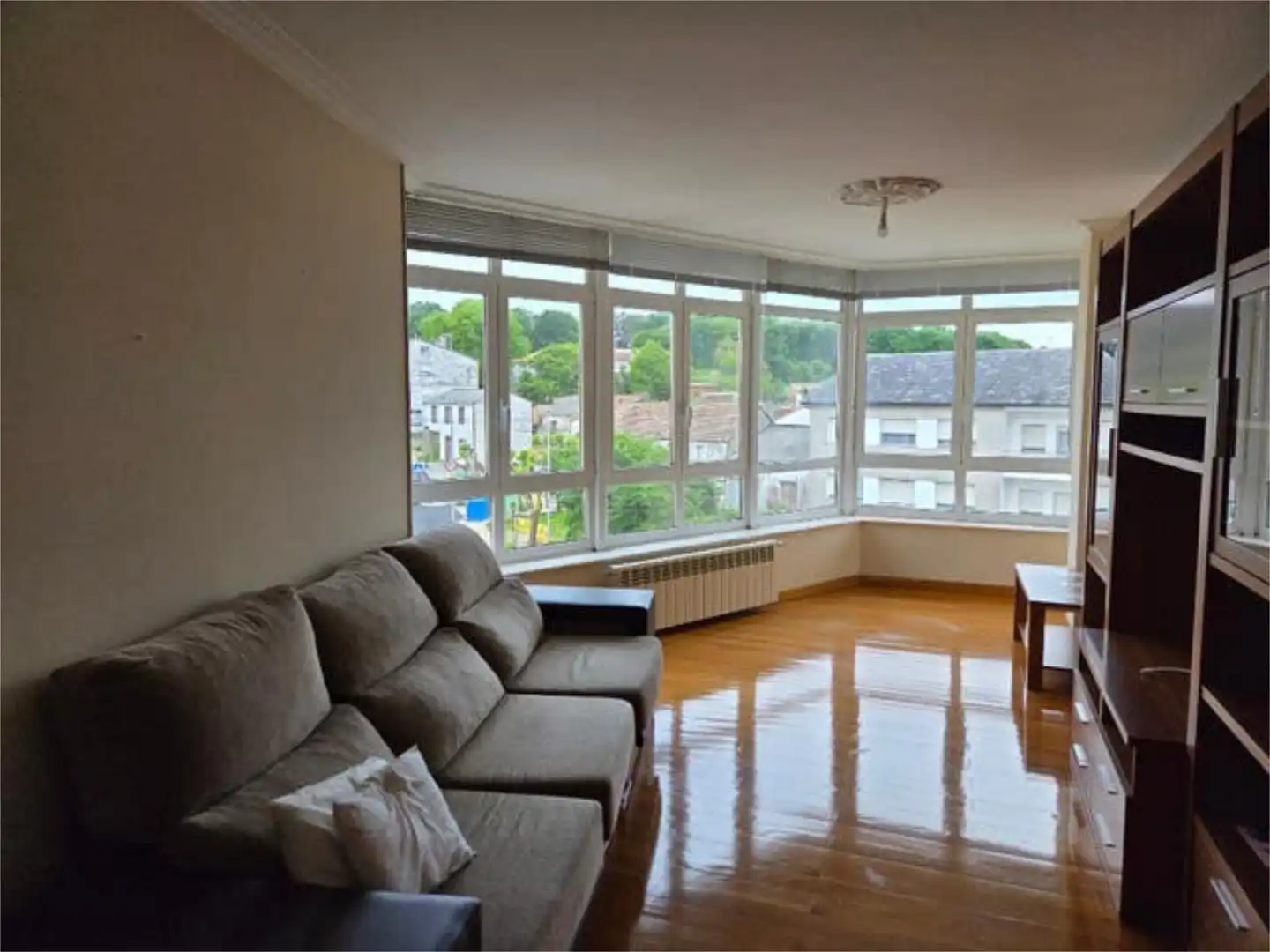 Wohnzimmer von Wohnung zur Miete in Oroso mit Heizung, Abstellraum und Möbliert