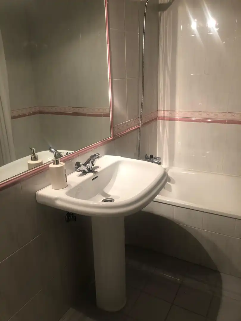 Wohnung zum Verkauf in Avenida de Ramón y Cajal, 41, Ciudad Jardín Badezimmer von Wohnung zum Verkauf in Sevilla Capital mit Klimaanlage, Terrasse und Balkon
