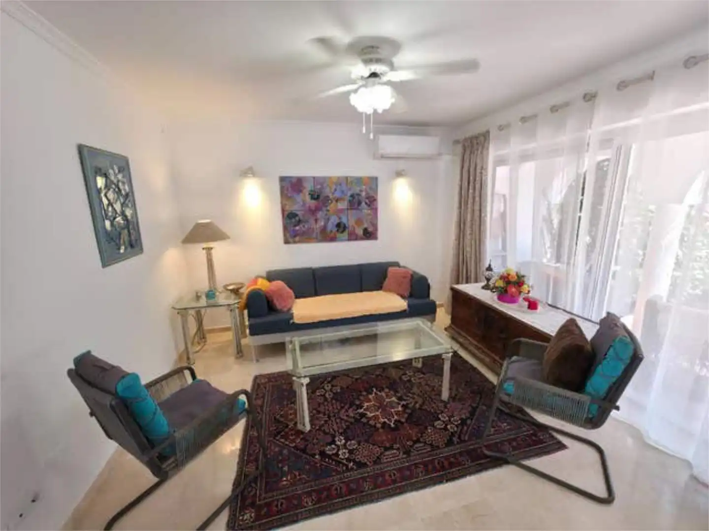 Casa o xalet en venda a Costabella Sala d'estar de Casa o xalet en venda en Marbella amb Terrassa