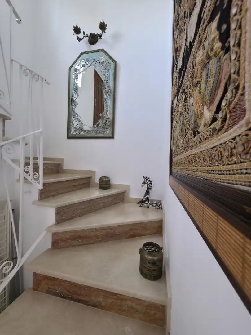 Einfamilien-Reihenhaus zum Verkauf in Escandinavia, Costabella Einfamilien-Reihenhaus zum Verkauf in Marbella mit Klimaanlage, Privatgarten und Terrasse