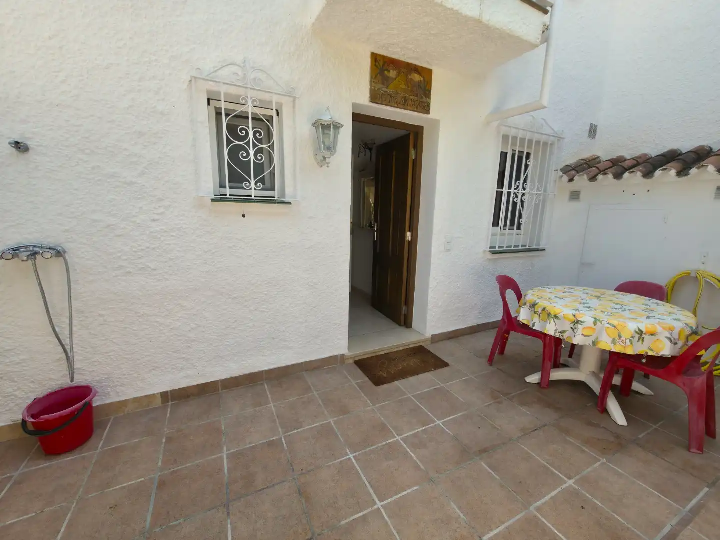 Einfamilien-Reihenhaus zum Verkauf in Escandinavia, Costabella Einfamilien-Reihenhaus zum Verkauf in Marbella mit Klimaanlage, Privatgarten und Terrasse