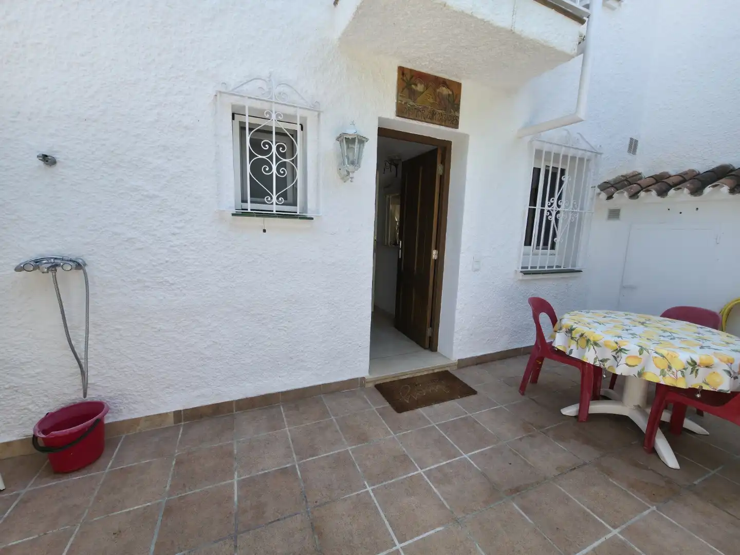 Einfamilien-Reihenhaus zum Verkauf in Escandinavia, Costabella Einfamilien-Reihenhaus zum Verkauf in Marbella mit Klimaanlage, Privatgarten und Terrasse