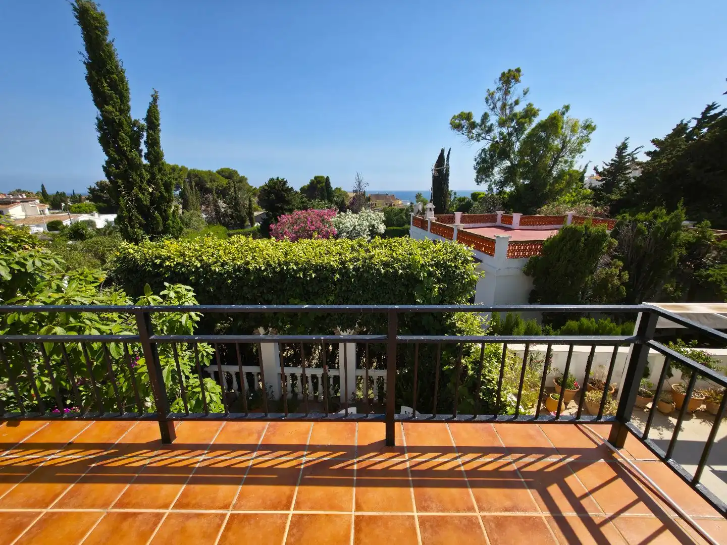 Casa adosada en venda a Escandinavia, 541a, Las Chapas - El Rosario Jardí de Casa adosada en venda en Marbella amb Aire condicionat, Terrassa i Balcó
