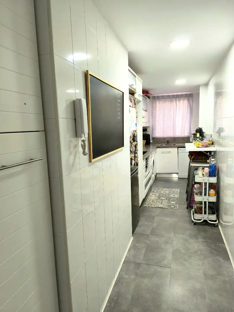 Wohnung zum Verkauf in Calle Carril San Diego, 52, Centro - Calzada - Cabo Noval Küche von Wohnung zum Verkauf in Sanlúcar de Barrameda mit Balkon