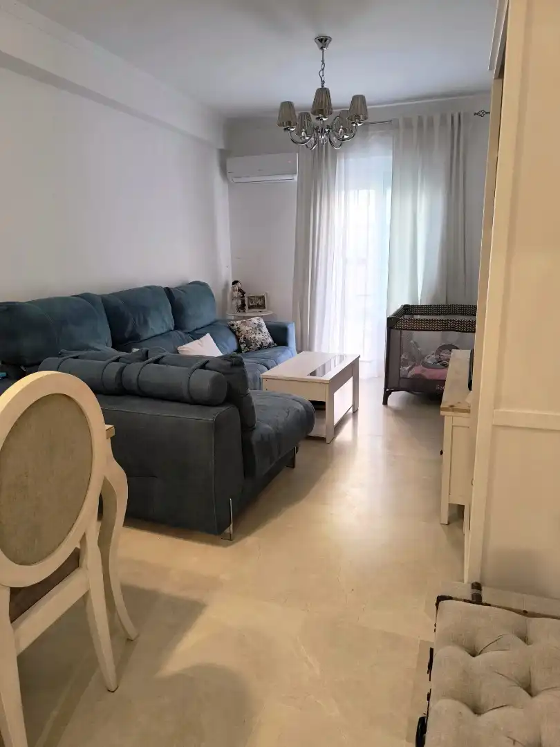 Wohnung zum Verkauf in Calle Carril San Diego, 52, Centro - Calzada - Cabo Noval Wohnzimmer von Wohnung zum Verkauf in Sanlúcar de Barrameda mit Balkon