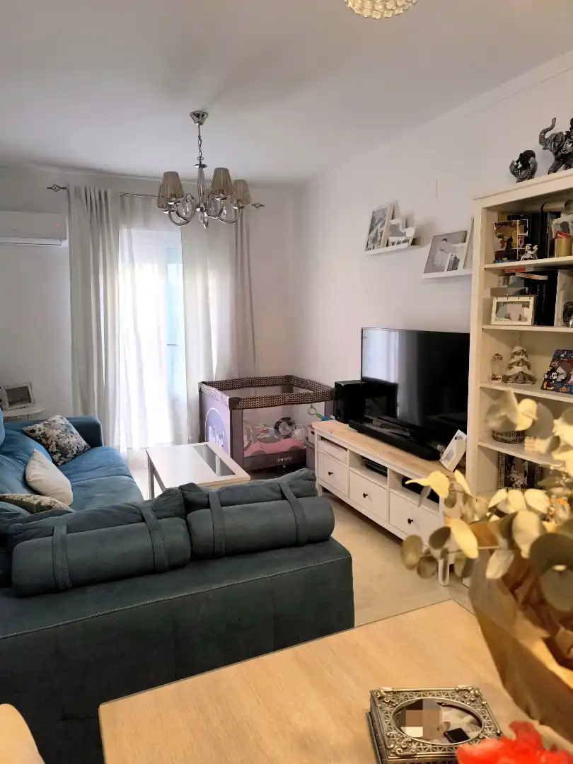 Wohnung zum Verkauf in Calle Carril San Diego, 52, Centro - Calzada - Cabo Noval Wohnzimmer von Wohnung zum Verkauf in Sanlúcar de Barrameda mit Balkon