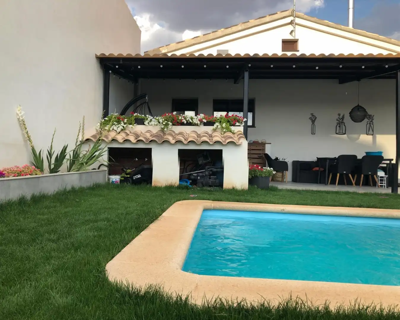 Piscina de Casa o chalet en venta en Viveros