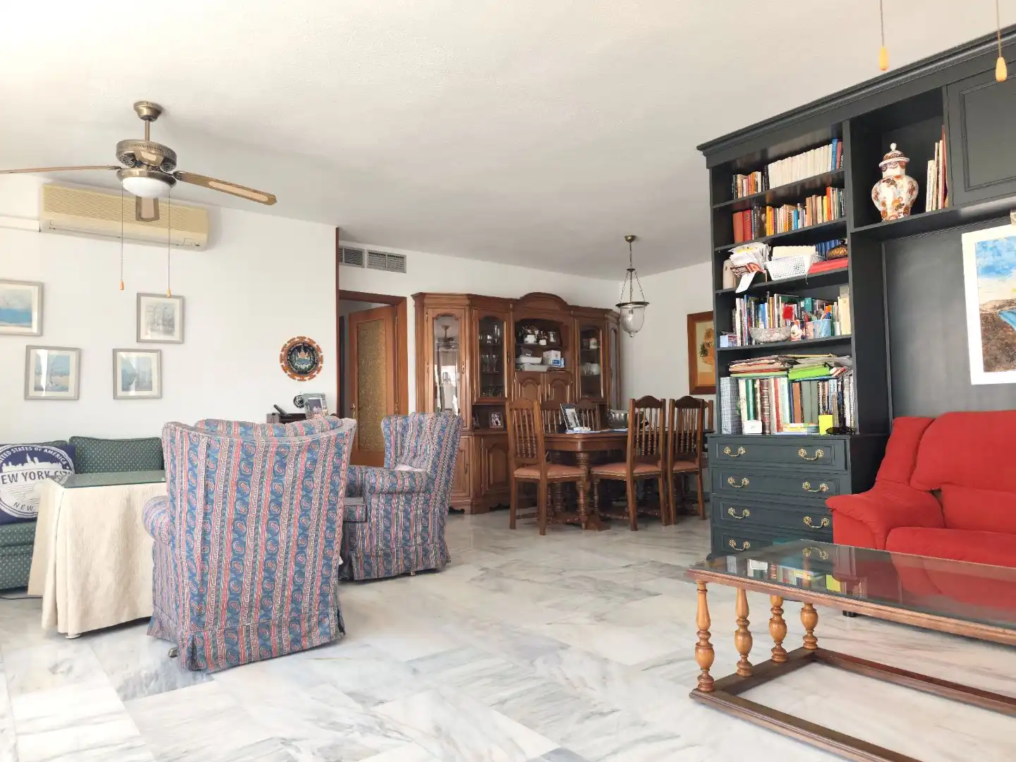 Pis en venda a Avenida Jose María Alcaraz y Alenda, 14, Valdepasillas - La Paz - Huerta Rosales Sala d'estar de Pis en venda en Badajoz Capital amb Aire condicionat i Terrassa