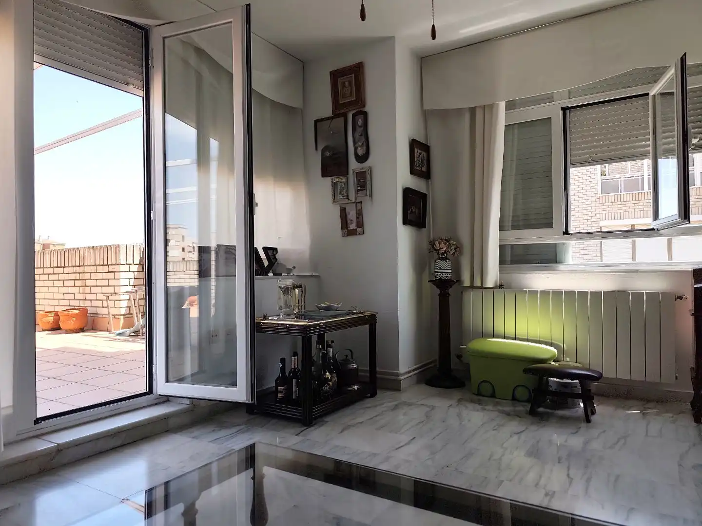 Pis en venda a Avenida Jose María Alcaraz y Alenda, 14, Valdepasillas - La Paz - Huerta Rosales Sala d'estar de Pis en venda en Badajoz Capital amb Aire condicionat i Terrassa