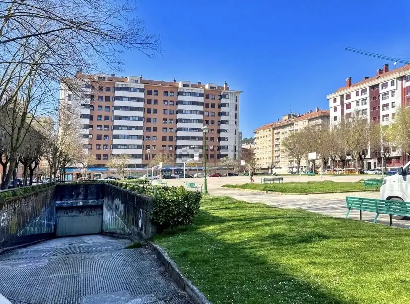 Vista exterior de Garatge de lloguer en Burgos