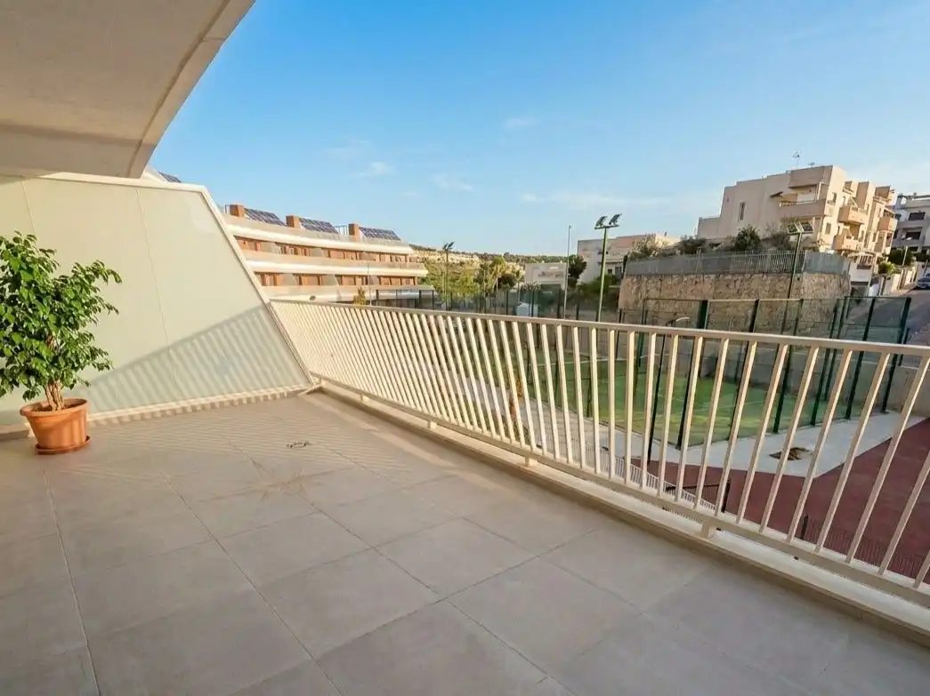 Piso en venta en Calle Brida, 2, Hipódromo - Cerrado del Águila Terraza de Piso en venta en Mijas con Aire acondicionado, Terraza y Piscina