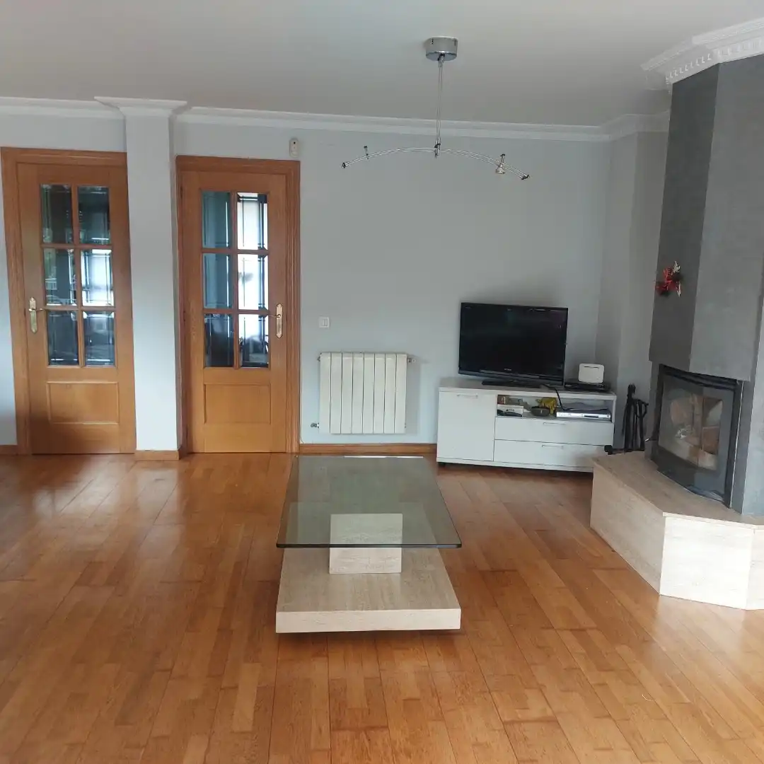 Casa o chalet en venta en Calle Camino Hondo, 1, Castrillo del Val Sala de estar de Casa o chalet en venta en Castrillo del Val con Calefacción, Jardín privado y Terraza