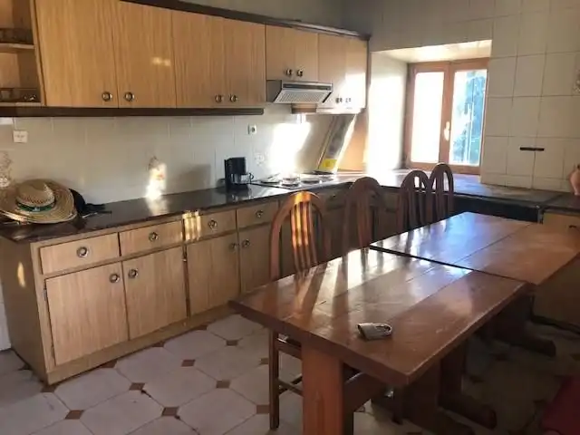 Küche von Wohnung zum Verkauf in Oviedo  mit Privatgarten, Terrasse und Abstellraum