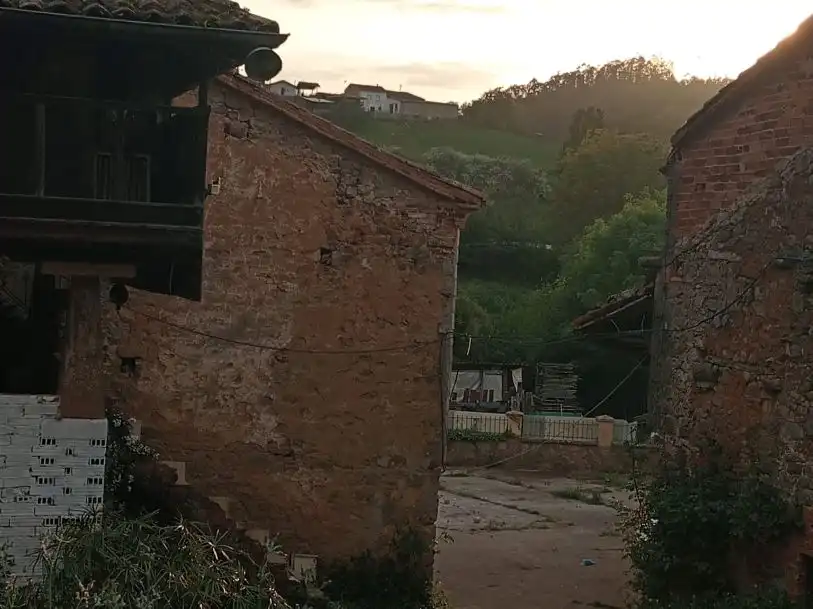 Wohnung zum Verkauf in Oviedo  mit Privatgarten, Terrasse und Abstellraum