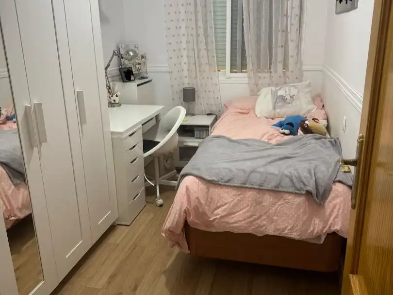 Bedroom of Flat for rent in Estepona