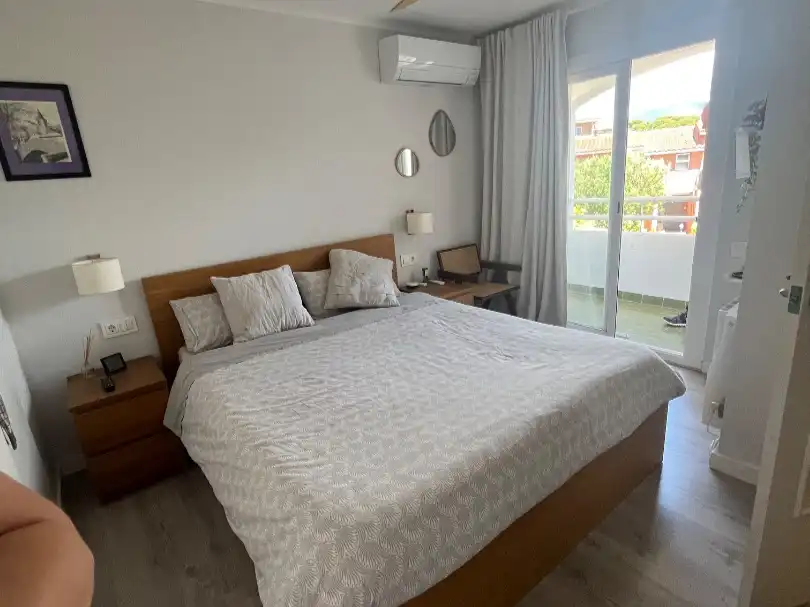 Pis en venda a Carrer de Amadeu Vives, 15, Urbanitzacions Dormitori de Pis en venda en Sant Pol de Mar amb Aire condicionat, Terrassa i Piscina