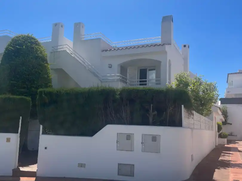 Pis en venda a Carrer de Amadeu Vives, 15, Urbanitzacions Vista exterior de Pis en venda en Sant Pol de Mar amb Aire condicionat, Terrassa i Piscina
