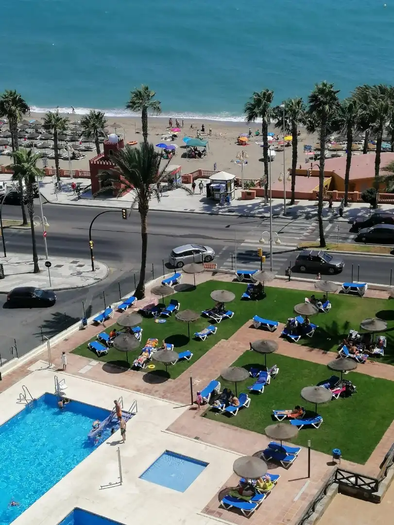 Apartament en venda a Calle Torrealmádena, 1, Cortijo Torrequebrada Vista exterior de Apartament en venda en Benalmádena amb Aire condicionat, Terrassa i Piscina