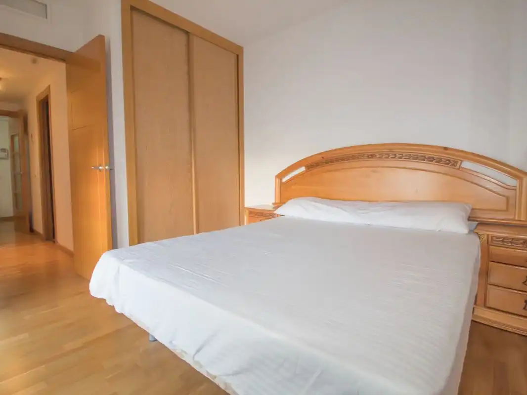 Dormitori de Pis de lloguer en Almería amb Aire condicionat, Calefacció i Parquet