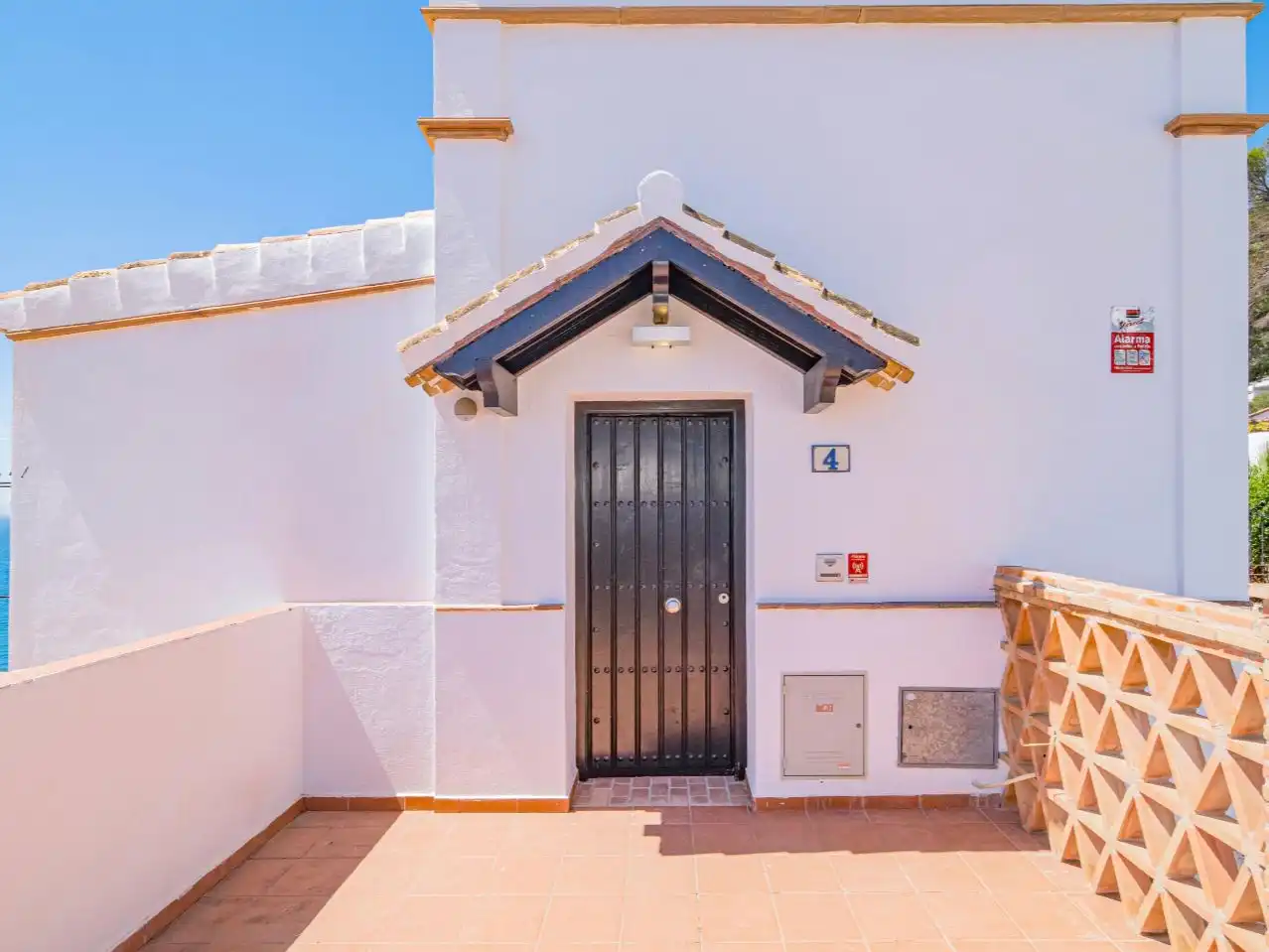 Exterior view of Flat for sale in Almuñécar  with Air Conditioner, Terrace and Swimming Pool