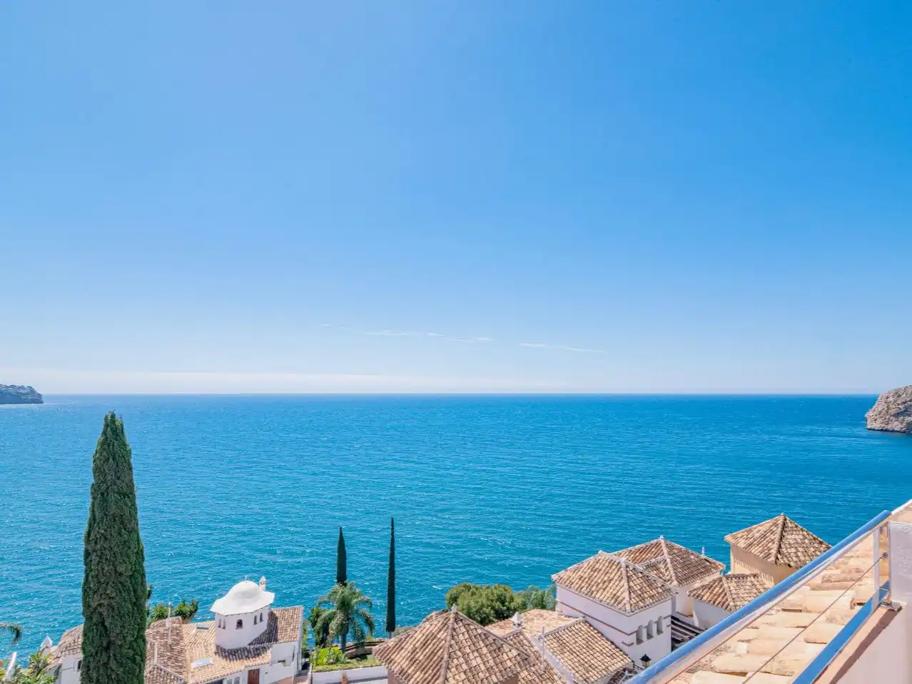 Exterior view of Flat for sale in Almuñécar  with Air Conditioner, Terrace and Swimming Pool