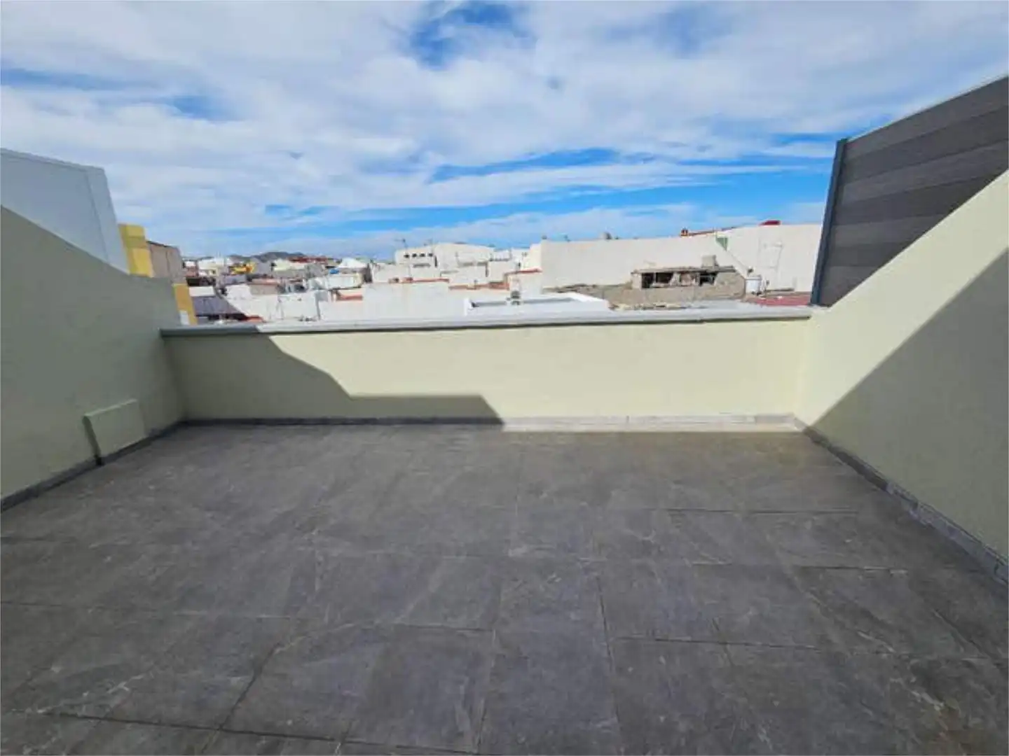 Ático de alquiler en Vecindario - El Doctoral - Cruce de Sardina Terraza de Ático de alquiler en Santa Lucía de Tirajana con Jardín privado, Terraza y Amueblado