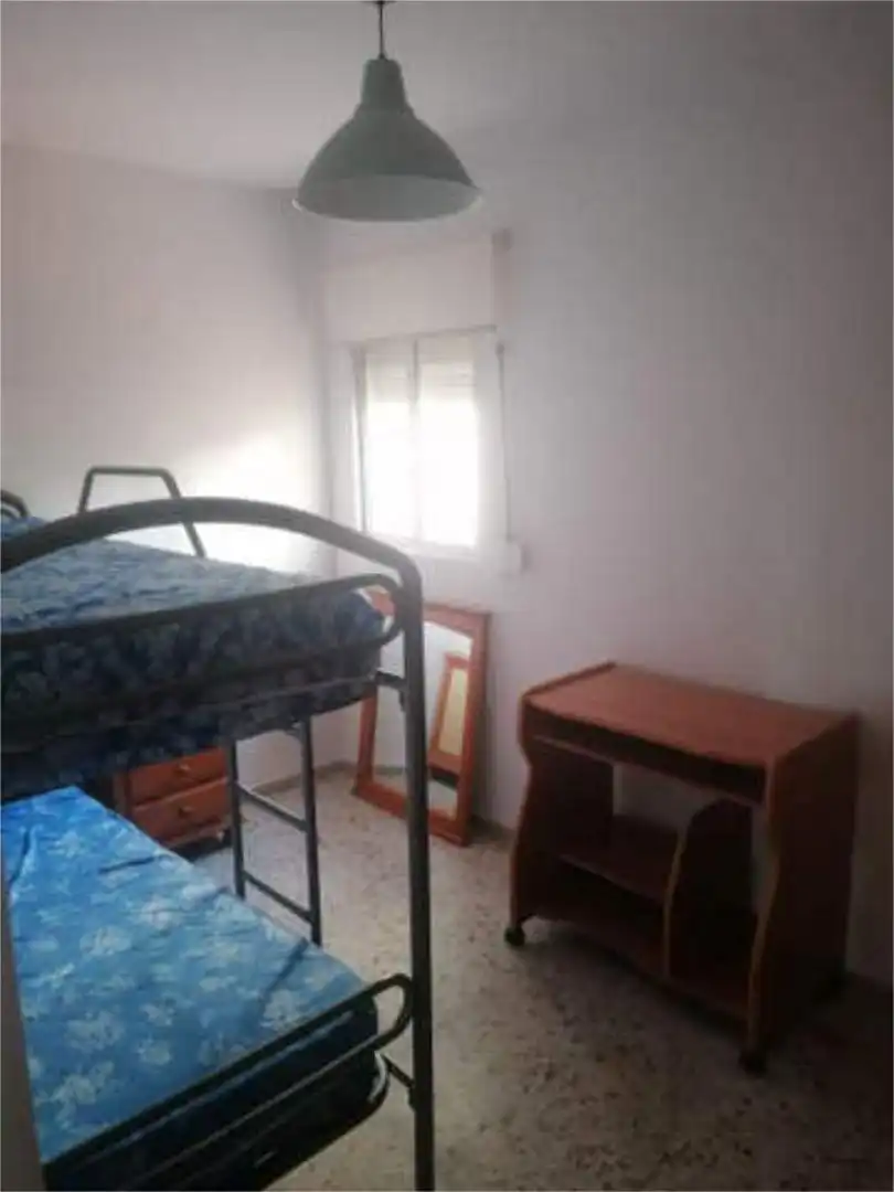 Apartament en venda a Centro - Calzada - Cabo Noval Dormitori de Apartament en venda en Sanlúcar de Barrameda