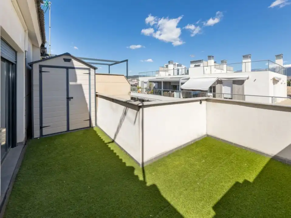 Casa adosada en venta en Calle Camelia, 31, Poniente Terraza de Casa adosada en venta en Armilla con Aire acondicionado, Terraza y Balcón