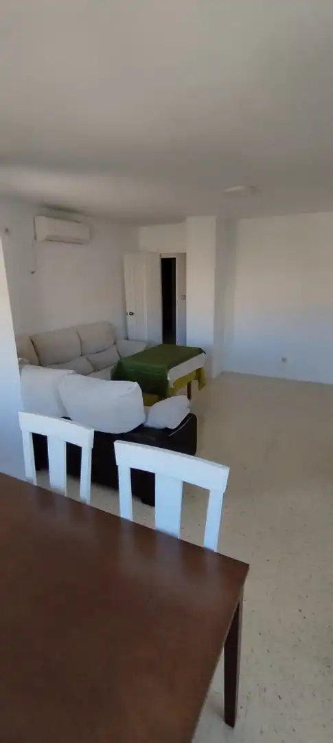 Habitación en Avenida de la Paz, 95, El Plantinar – Avda. La Paz - El Juncal Habitación en Avenida de la Paz, 95, El Plantinar – Avda. La Paz - El Juncal