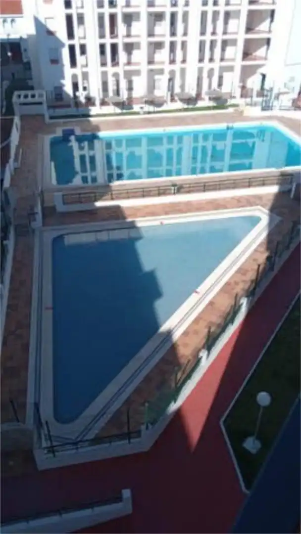 Schwimmbecken von Wohnung zur Miete in Pilas mit Terrasse und Schwimmbad