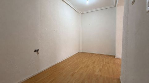 Photo 5 of Flat for sale in Calle de Los Cacereños, 41, Villaverde Alto, Madrid Capital