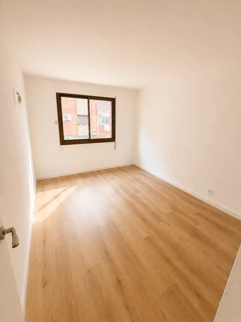 Piso en venta en Carrer de Lluís Companys, 61c, Santa Perpètua de Mogoda Habitación de Piso en venta en Santa Perpètua de Mogoda