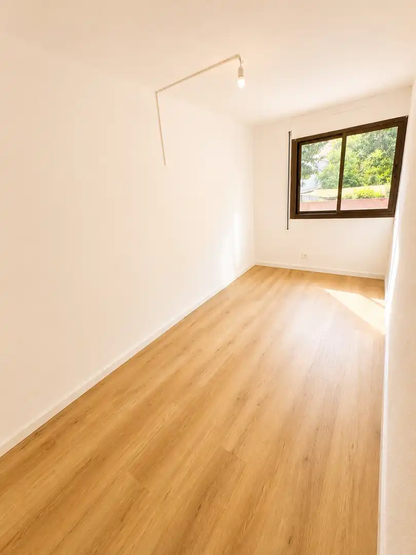 Piso en venta en Carrer de Lluís Companys, 61c, Santa Perpètua de Mogoda Habitación de Piso en venta en Santa Perpètua de Mogoda