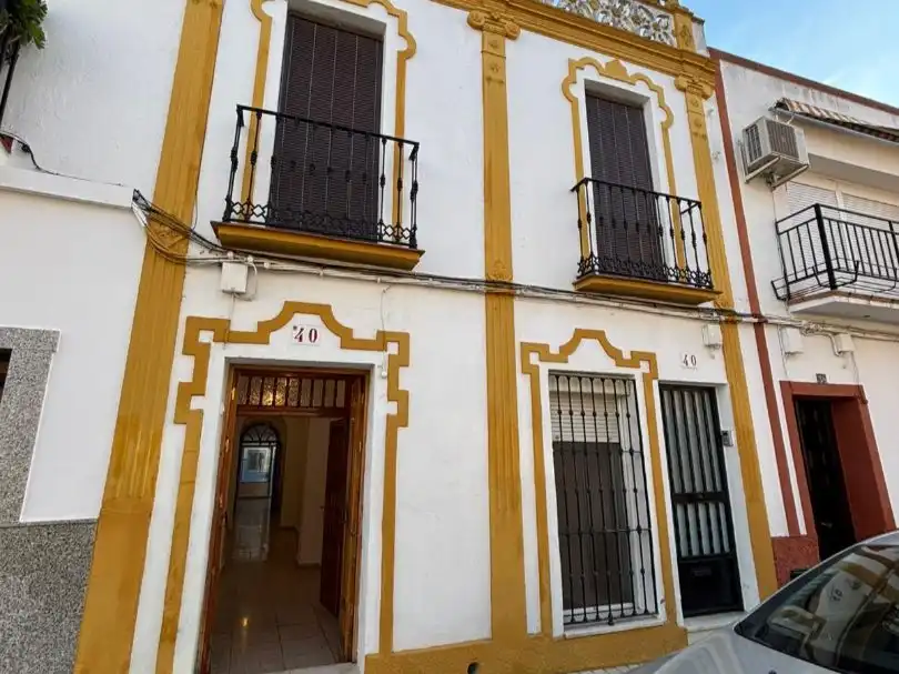 Erdgeschoss zur Miete in Calle Pedro María Plano, 40, Centro Außenansicht von Erdgeschoss zur Miete in Mérida mit Abstellraum