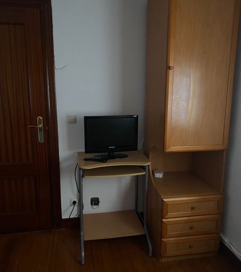 Habitación en Karmelo Etxegarai Kalea, 8-10, Gernika-Lumo, Bizkaia - imagen 2 Foto 2 de Habitación en Karmelo Etxegarai Kalea, 8-10, Gernika-Lumo, Bizkaia