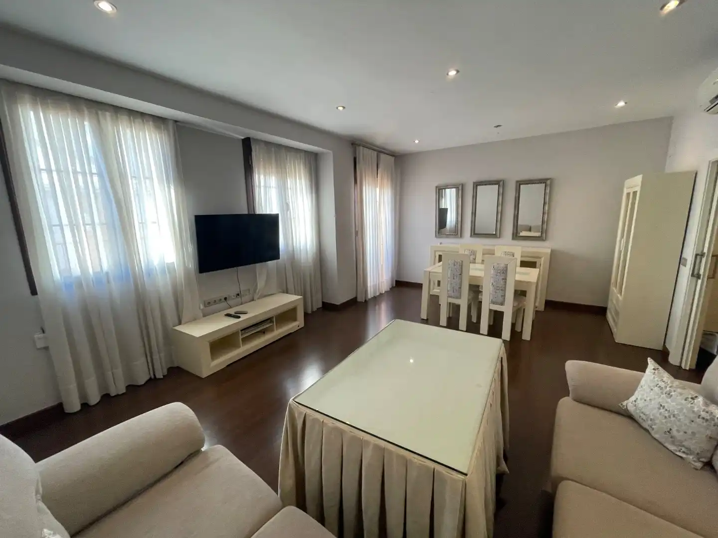 Piso de alquiler en Calle Santa Marta Baja, 3, El Carmen - La Barrera Sala de estar de Piso de alquiler en Lucena con Aire acondicionado, Calefacción y Parquet