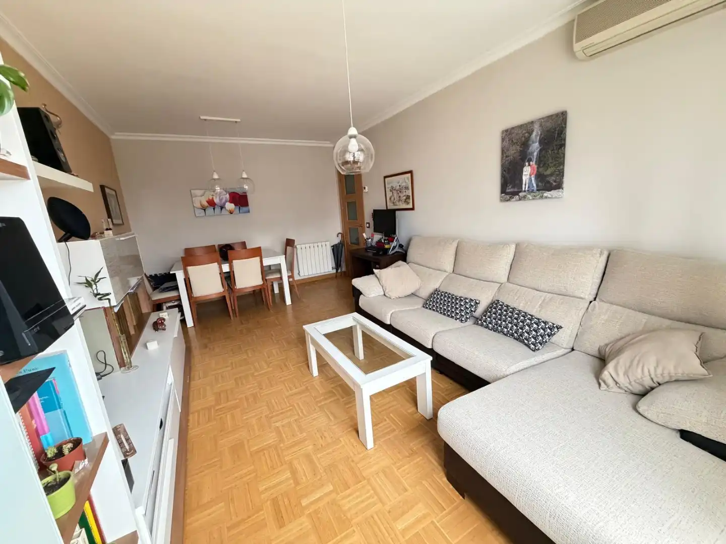 Living room of Flat for rent in Humanes de Madrid  with Heating, Parquet flooring and Furnished