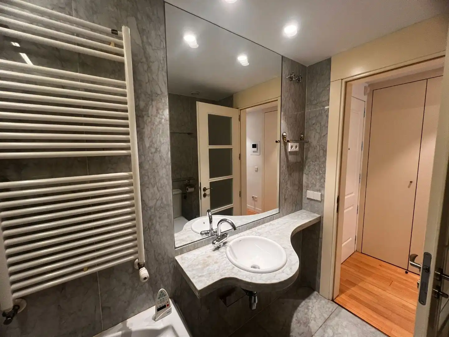 Flat for rent in Calle del General Pardiñas, 43, Lista Bathroom of Flat for rent in Madrid with Air Conditioner, Heating and Storage room