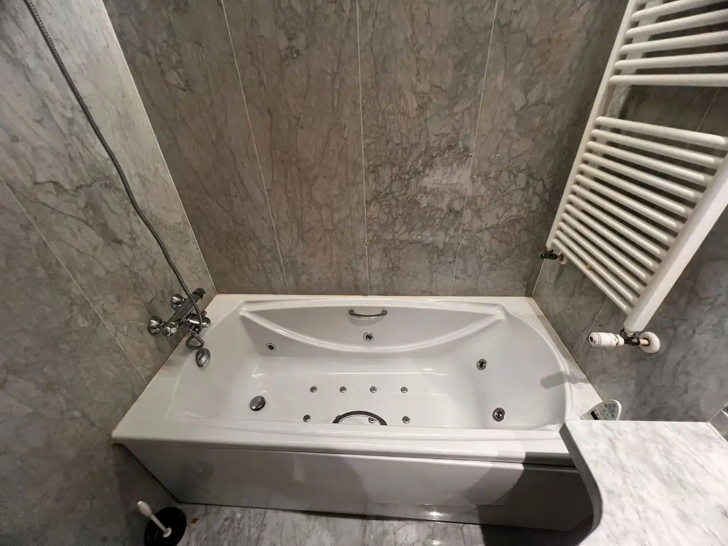 Flat for rent in Calle del General Pardiñas, 43, Lista Bathroom of Flat for rent in Madrid with Air Conditioner, Heating and Storage room