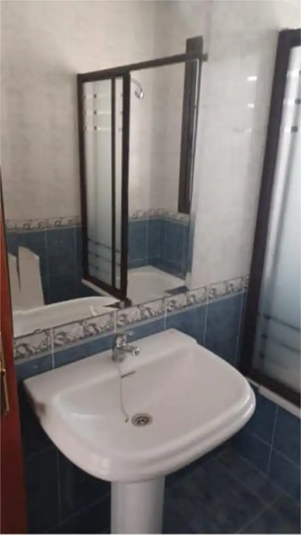 Piso de alquiler en Cueva de Menga Baño de Piso de alquiler en Antequera