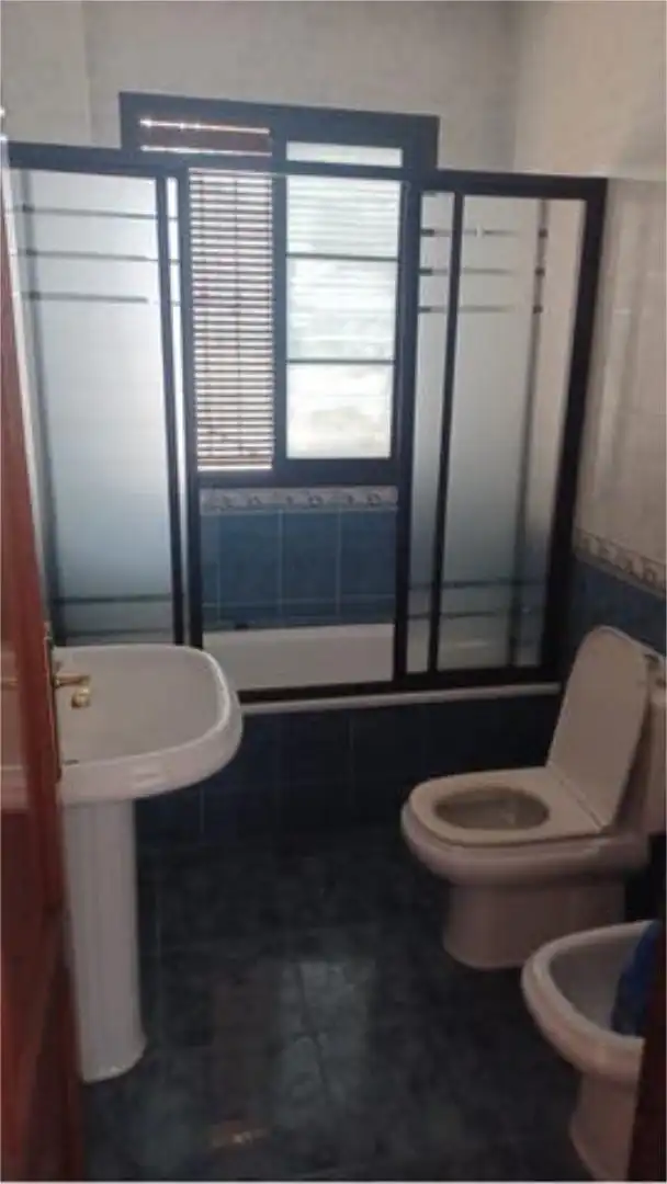 Piso de alquiler en Cueva de Menga Baño de Piso de alquiler en Antequera