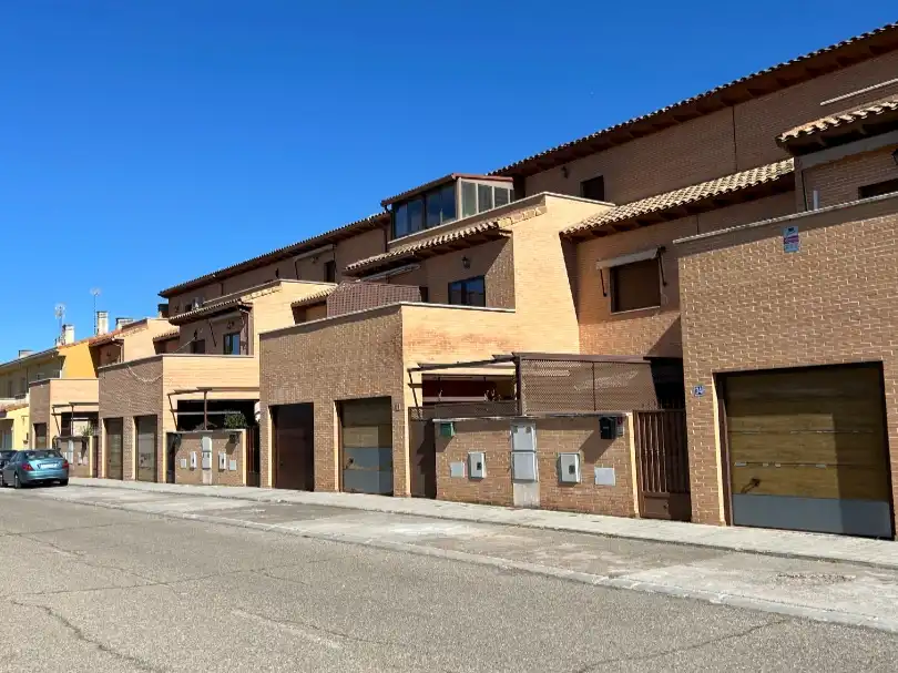 Casa o chalet en venta en Calle Alegría, 32, Azucaica Vista exterior de Casa o chalet en venta en Toledo con Aire acondicionado, Calefacción y Parquet