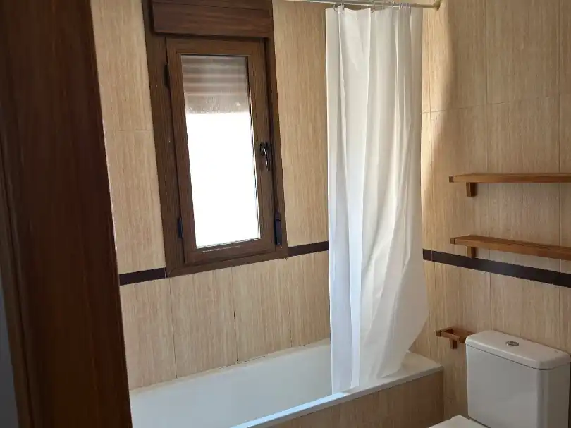 Casa o chalet en venta en Calle Alegría, 32, Azucaica Baño de Casa o chalet en venta en Toledo con Aire acondicionado, Calefacción y Parquet