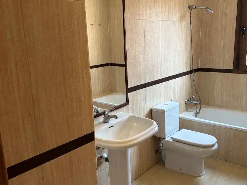 Casa o chalet en venta en Calle Alegría, 32, Azucaica Baño de Casa o chalet en venta en Toledo con Aire acondicionado, Calefacción y Parquet