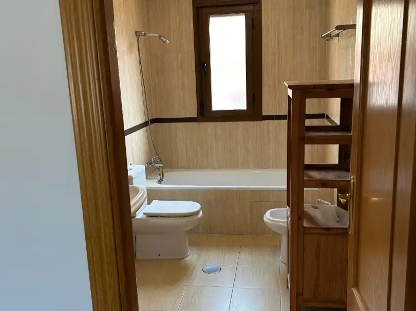 Casa o chalet en venta en Calle Alegría, 32, Azucaica Baño de Casa o chalet en venta en Toledo con Aire acondicionado, Calefacción y Parquet