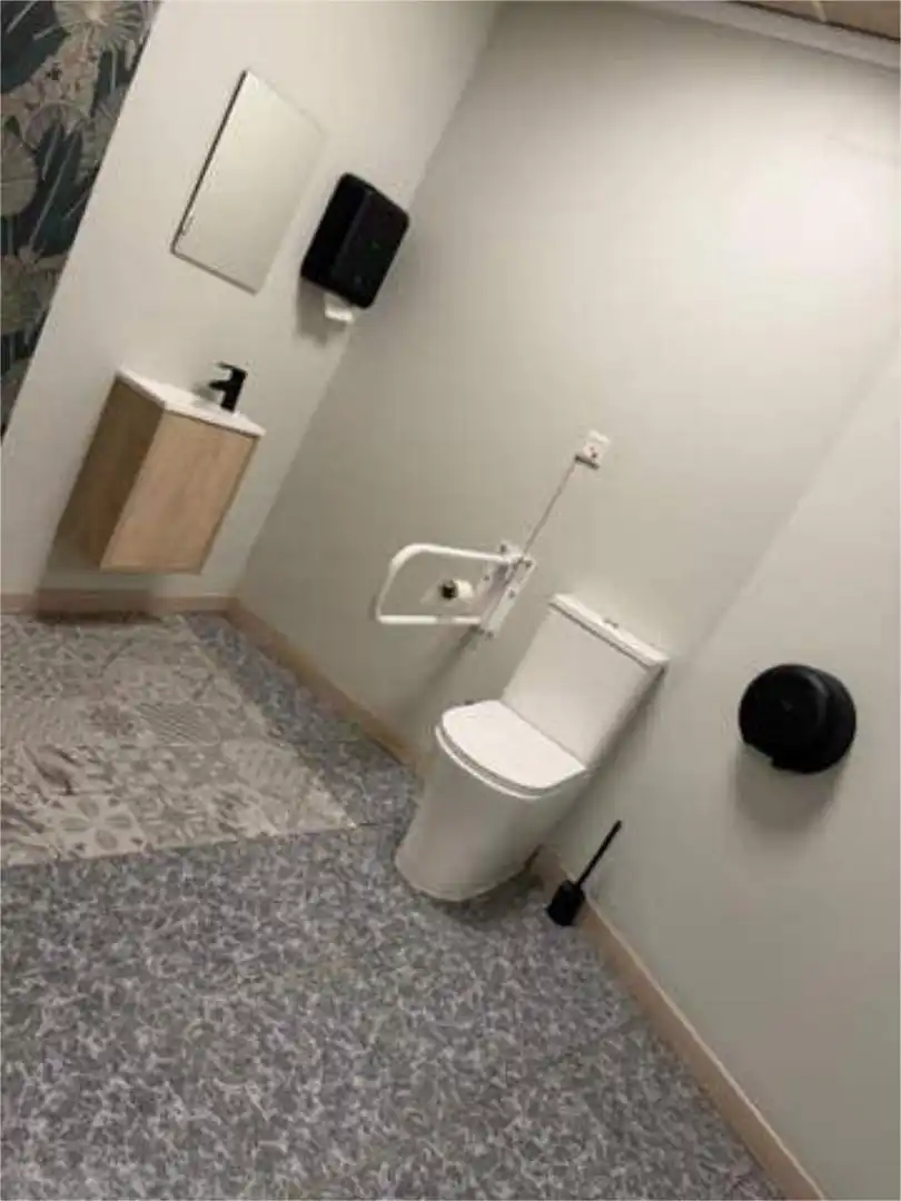Local de alquiler en El Perelló Baño de Local de alquiler en Sueca con Aire acondicionado