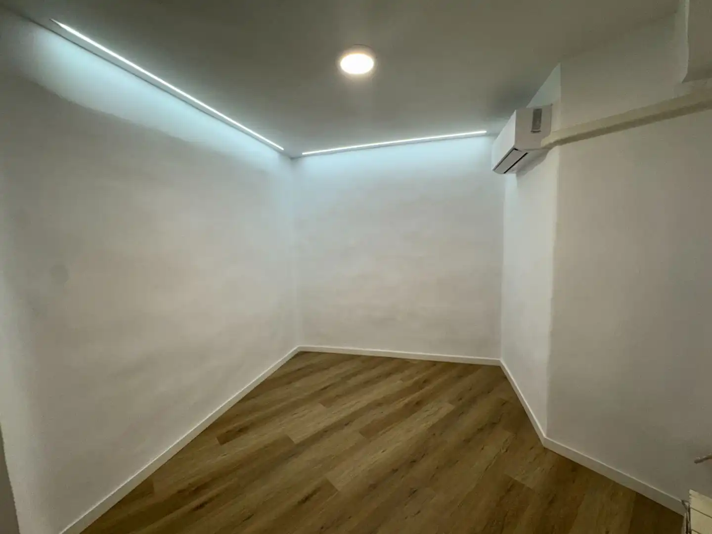 Piso en venta en Calle de San Meliton, 17, Vista Alegre Piso en venta en Madrid con Aire acondicionado, Calefacción y Parquet
